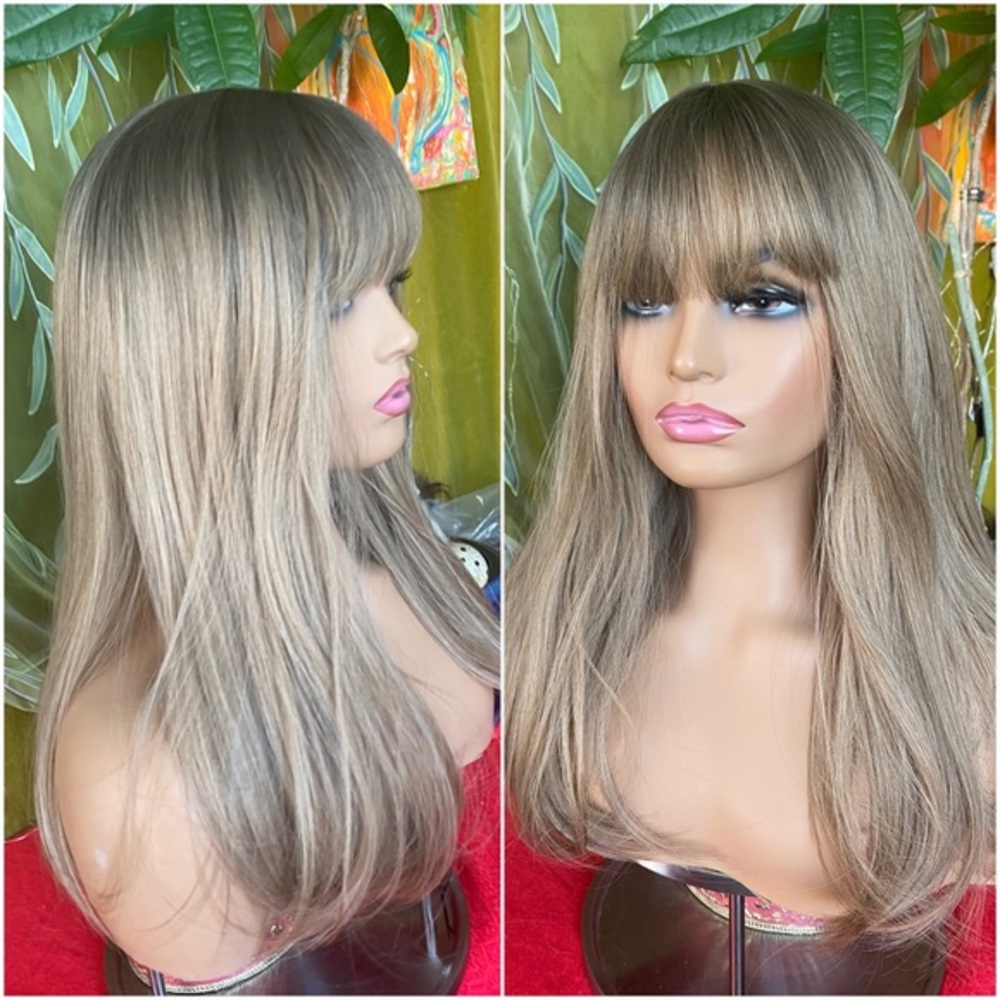 Sandy - ombré ash dark blonde wig bangs